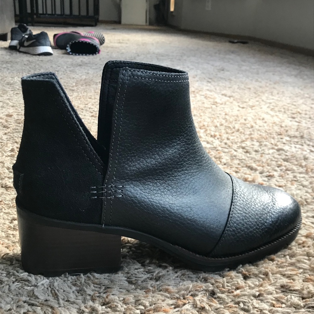 Sorel Cate Cut-out